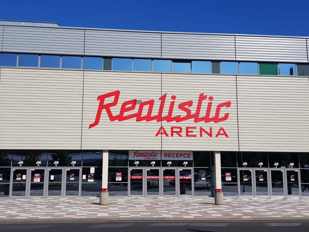 Realistic арена